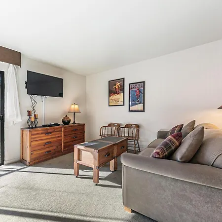 Cozy Studio W/ Partial Lake View #223 At Donner Lake Village